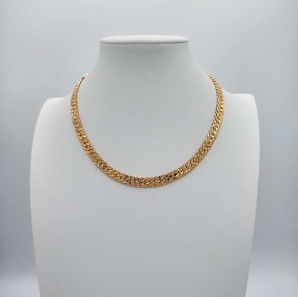 Elegant Gold Chocker Necklace - Picture 2 of 8